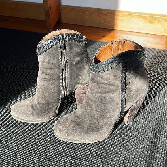 Frye Madeline Trim Short Bootie - Picture 3 of 11